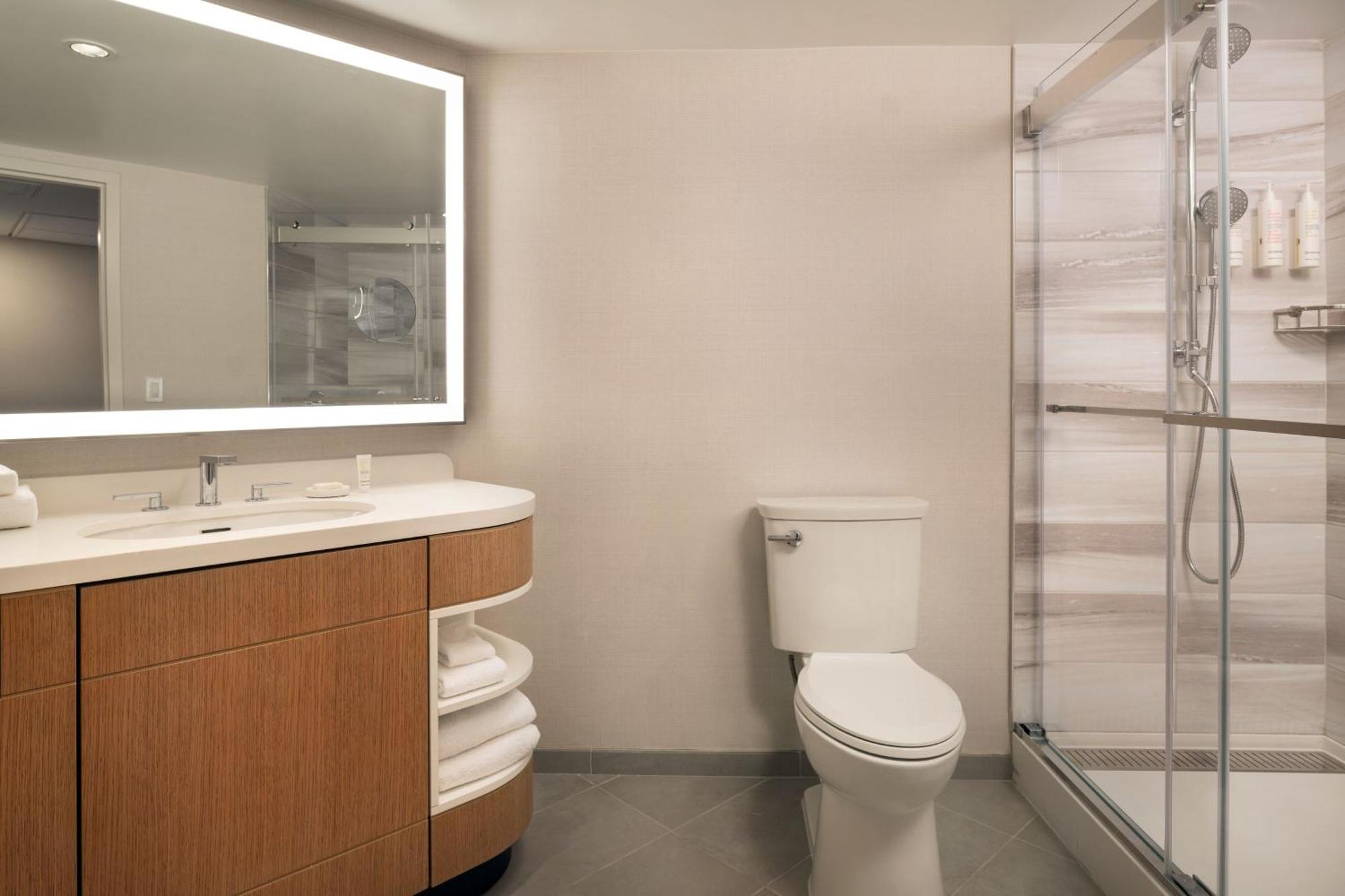 Hotel Marriott Long Downtown 4*